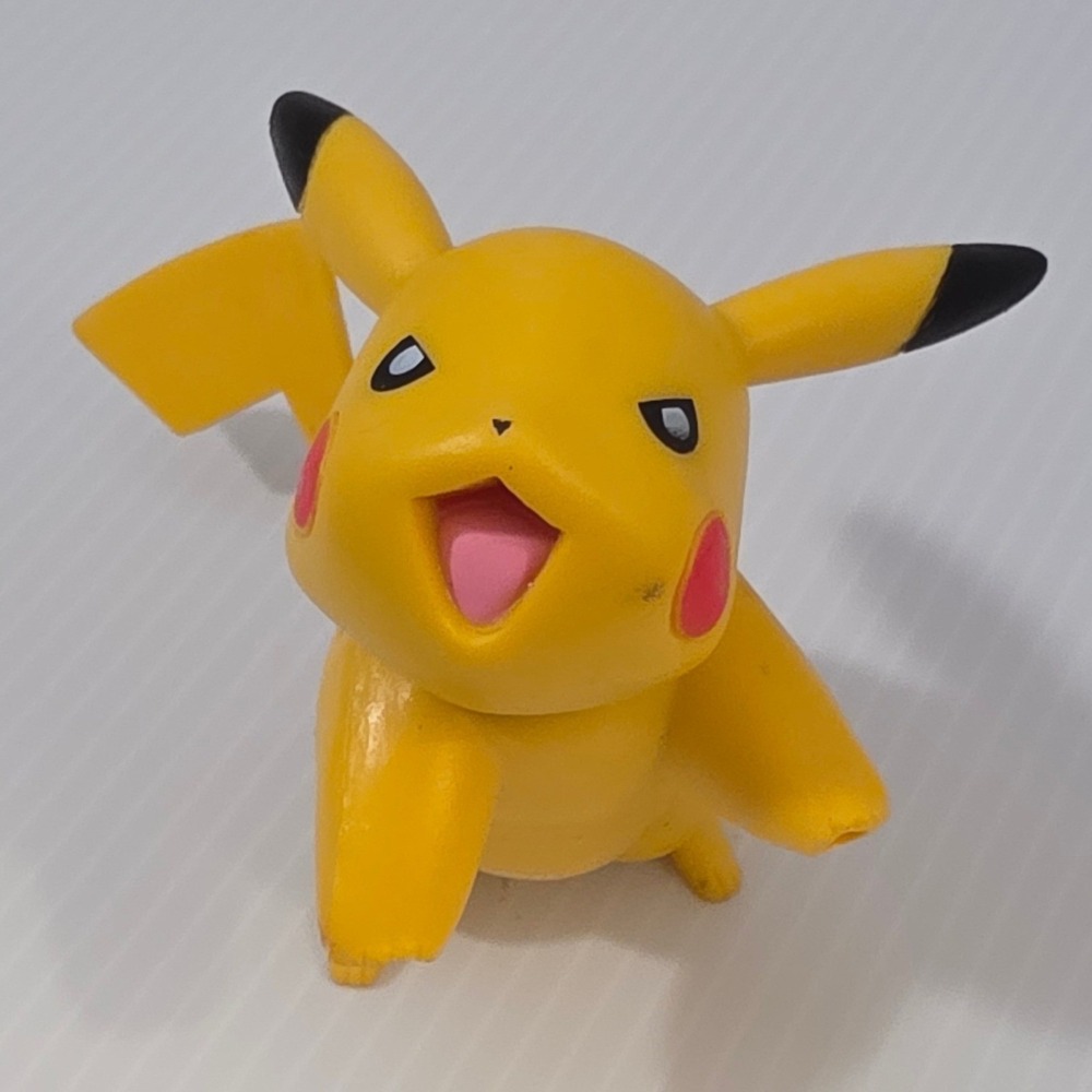 Jakks Pacific Pikachu Action Figure 2in Yellow Fair 2011 2691LK01